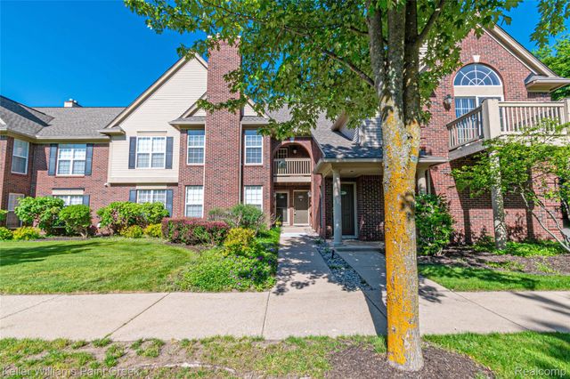 28569 Carlton Way Drive, Novi, MI 48377