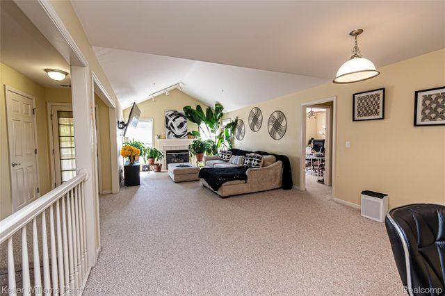 28569 Carlton Way Drive, Novi, MI 48377