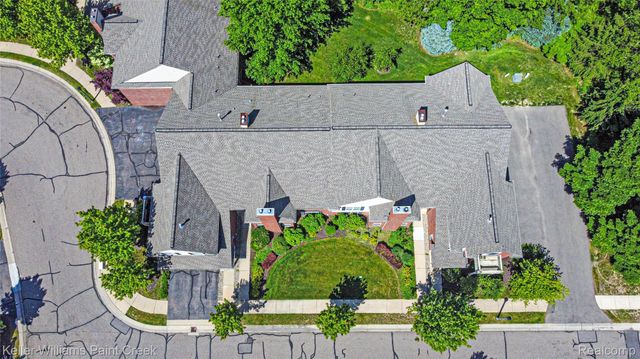 28569 Carlton Way Drive, Novi, MI 48377