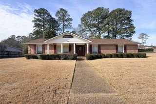 6409 Ashwood Drive, Columbus, GA 31904