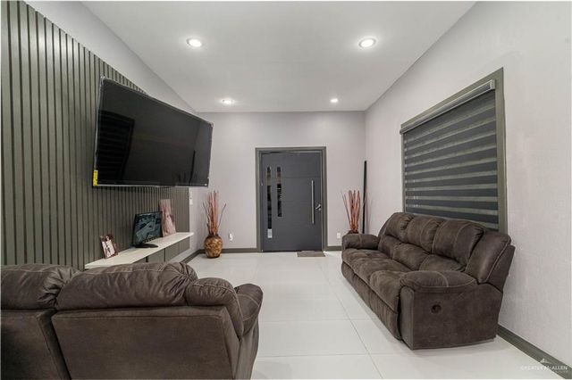 814 Cimarron Drive, Mission, TX 78572