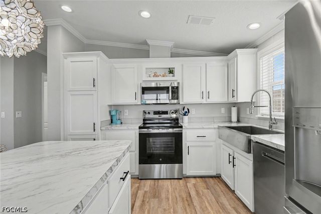 17770 Bryan CT, Fort Myers Beach, FL 33931