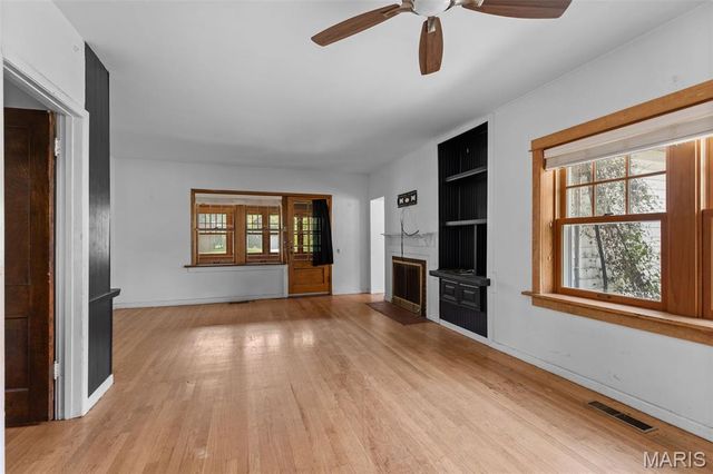 910 Country Club Drive, Pasadena Park, MO 63121