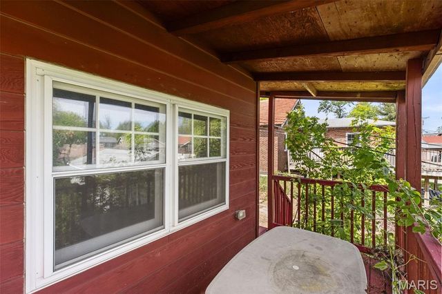 910 Country Club Drive, Pasadena Park, MO 63121