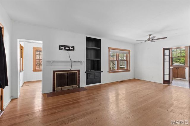 910 Country Club Drive, Pasadena Park, MO 63121