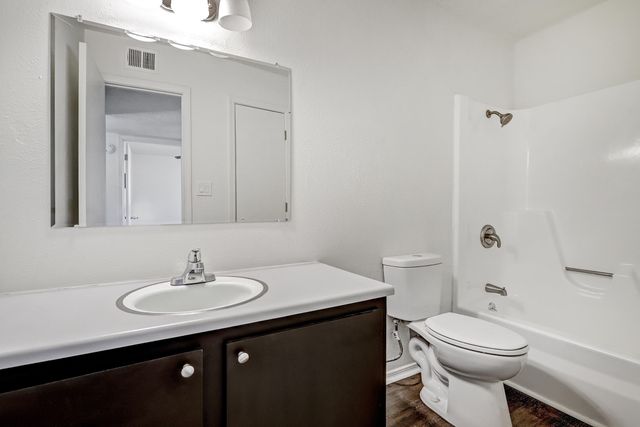 10789 Towner Avenue NE, Albuquerque, NM 87112