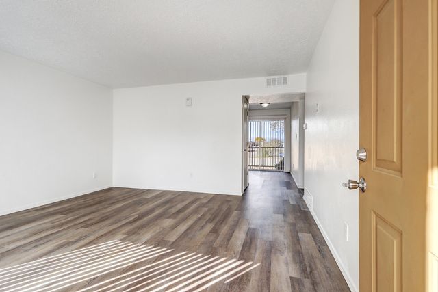 10789 Towner Avenue NE, Albuquerque, NM 87112