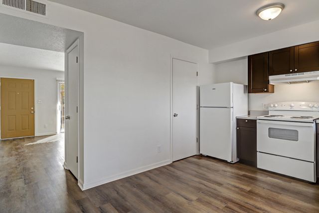 10789 Towner Avenue NE, Albuquerque, NM 87112