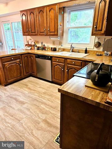 9676 OAK HILL DR, Ellicott City, MD 21042