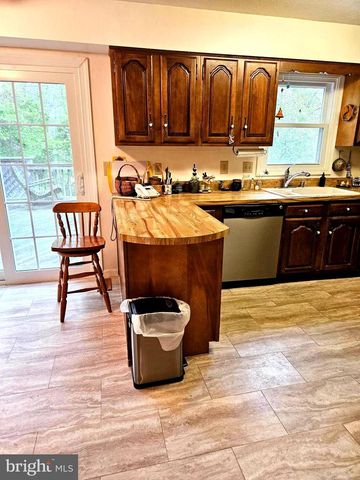 9676 OAK HILL DR, Ellicott City, MD 21042