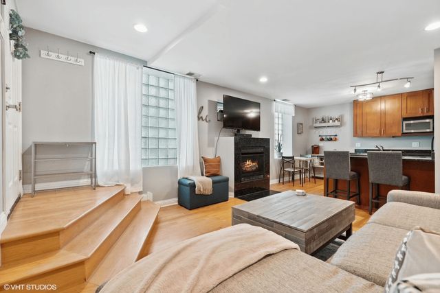 2307 W Haddon Avenue A, Chicago, IL 60622