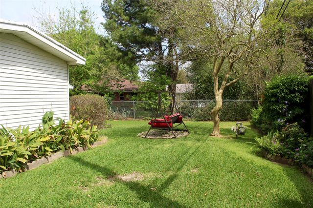 5542 Turtle Creek Road, Houston, TX 77017
