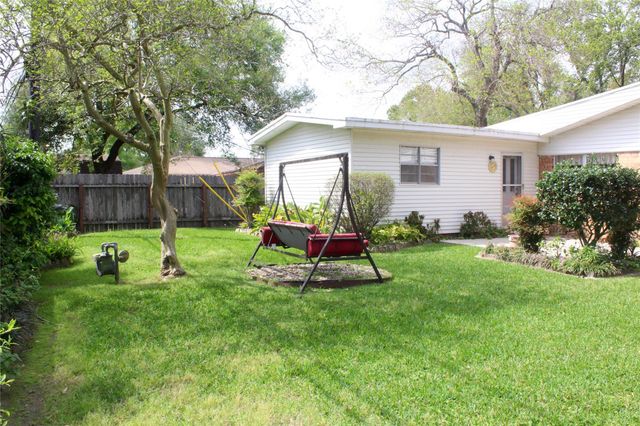 5542 Turtle Creek Road, Houston, TX 77017
