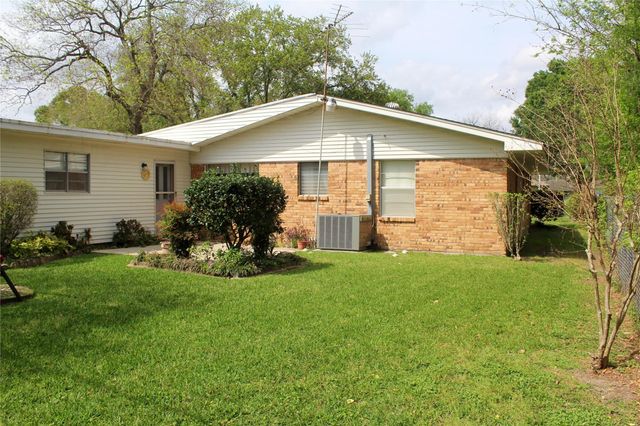 5542 Turtle Creek Road, Houston, TX 77017