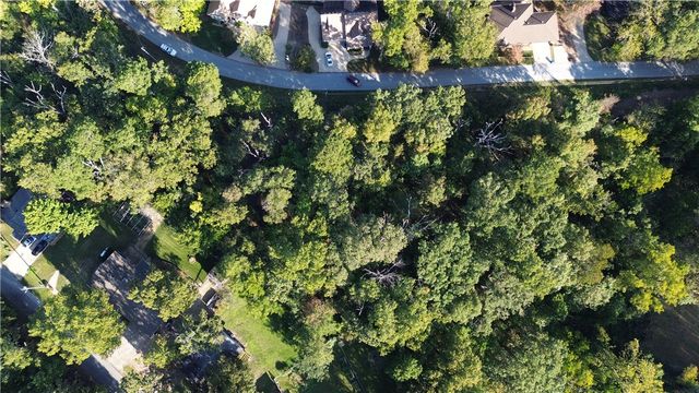 Lambeth Drive, Bella Vista, AR 72714