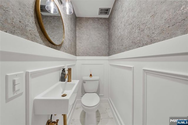 609 Wyndham Road, Teaneck, NJ 07666