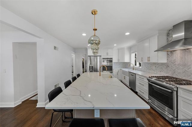 609 Wyndham Road, Teaneck, NJ 07666