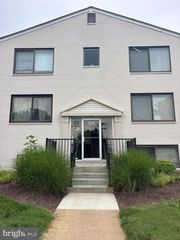 125-I CLUBHOUSE DR SW #1, Leesburg, VA 20175