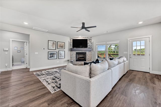 28 Copinsay Drive, Bella Vista, AR 72715