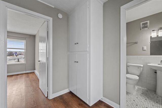 1531 American Boulevard E 101, Bloomington, MN 55425