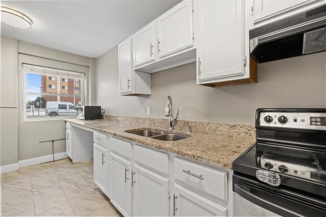 1531 American Boulevard E 101, Bloomington, MN 55425