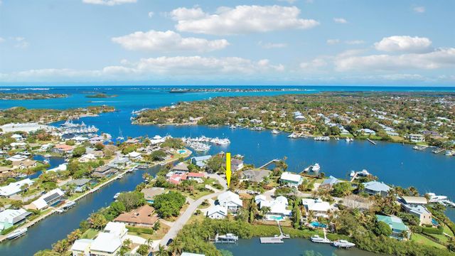 4290 SE Whiticar Way, Stuart, FL 34997