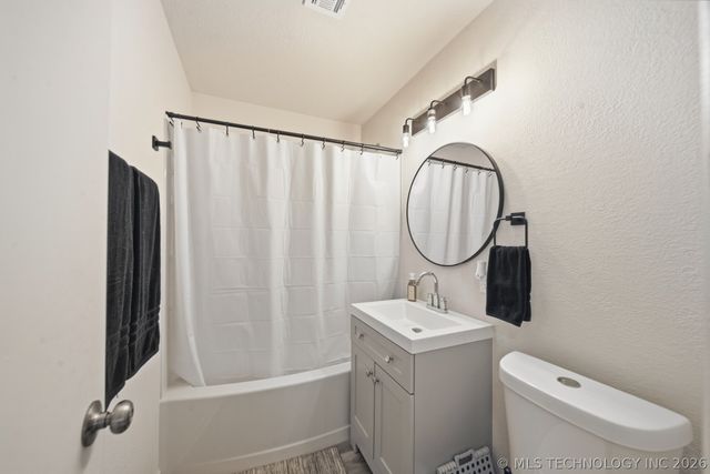 244 E 52nd Place N, Tulsa, OK 74126
