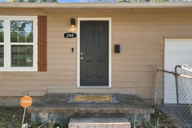 244 E 52nd Place N, Tulsa, OK 74126