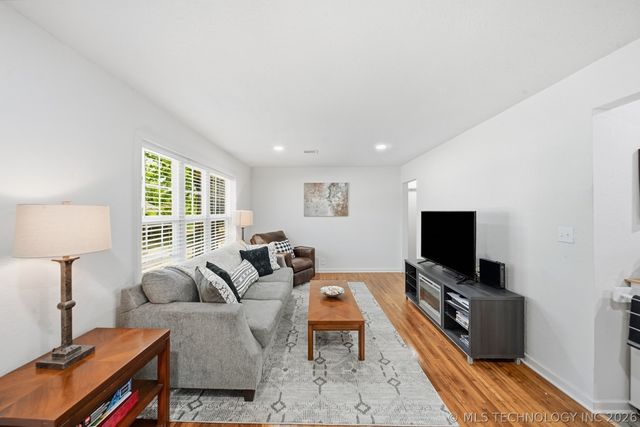 244 E 52nd Place N, Tulsa, OK 74126