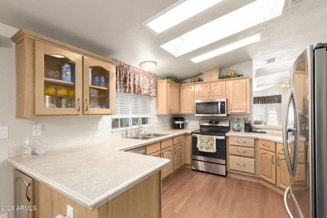 3301 S GOLDFIELD Road 4086, Apache Junction, AZ 85119