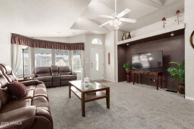 3301 S GOLDFIELD Road 4086, Apache Junction, AZ 85119