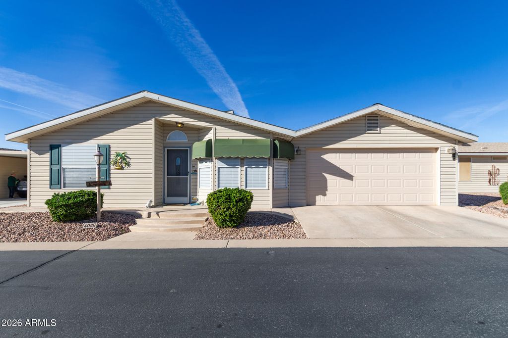 3301 S GOLDFIELD Road 4086, Apache Junction, AZ 85119