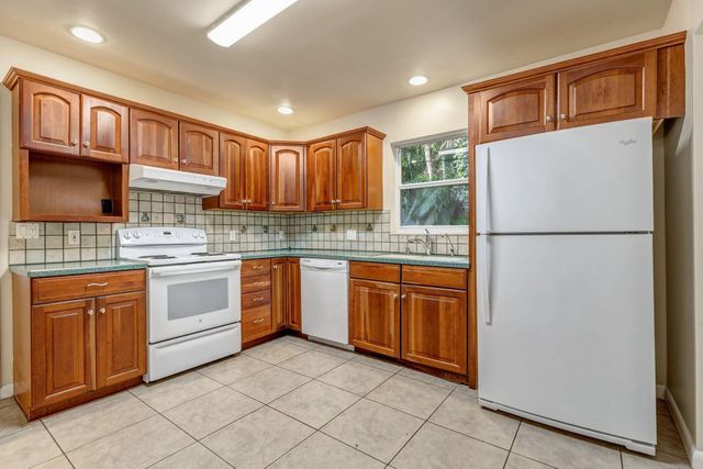 118 Linda Lane, West Palm Beach, FL 33405