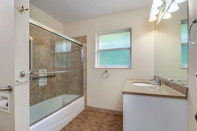 118 Linda Lane, West Palm Beach, FL 33405