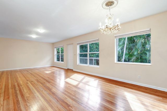 118 Linda Lane, West Palm Beach, FL 33405