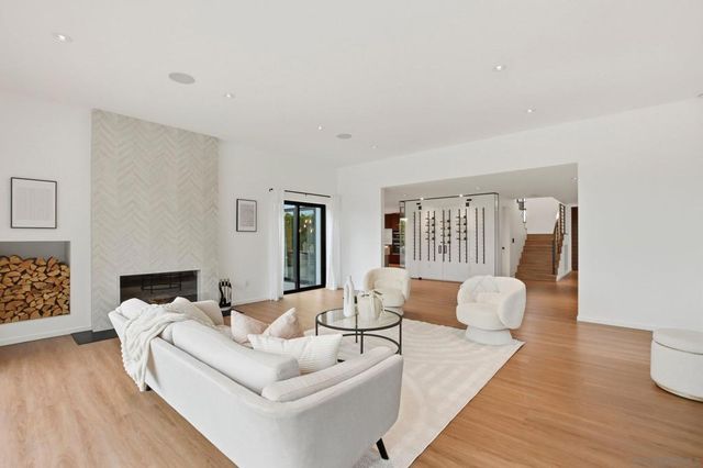 6031 Dirac St, San Diego, CA 92122