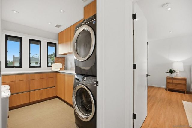 6031 Dirac St, San Diego, CA 92122