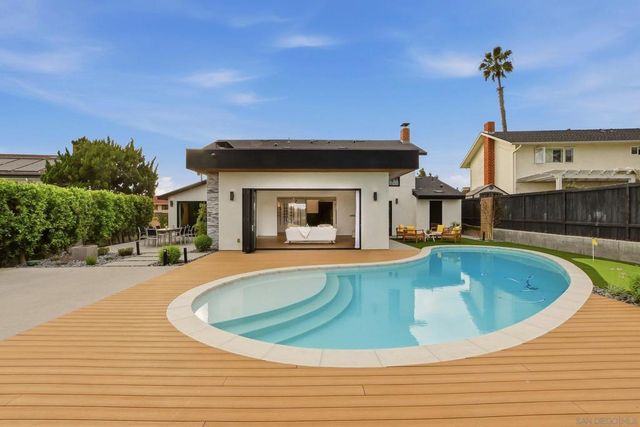 6031 Dirac St, San Diego, CA 92122