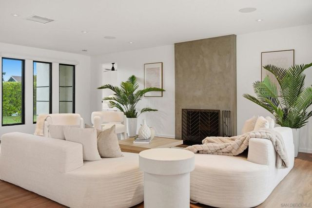 6031 Dirac St, San Diego, CA 92122