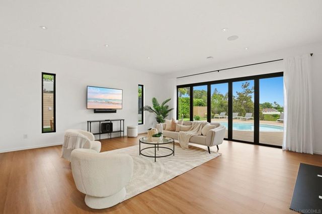 6031 Dirac St, San Diego, CA 92122