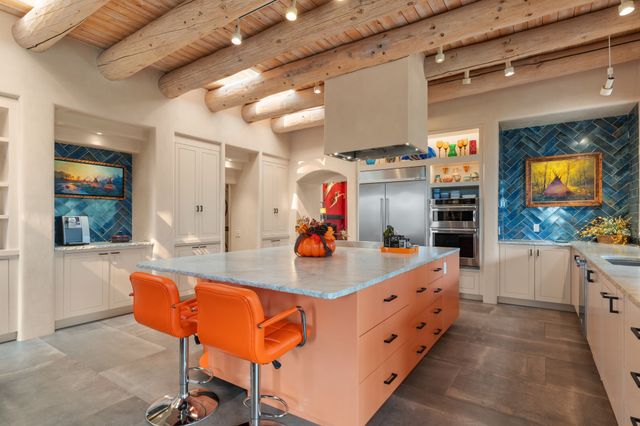 1085 Camino Manana, Santa Fe, NM 87501