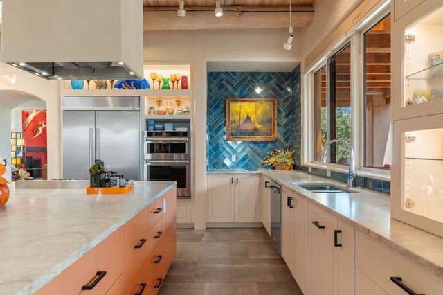 1085 Camino Manana, Santa Fe, NM 87501