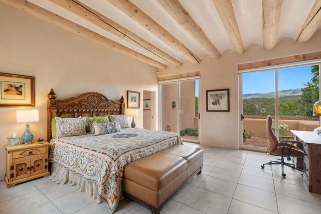 1085 Camino Manana, Santa Fe, NM 87501