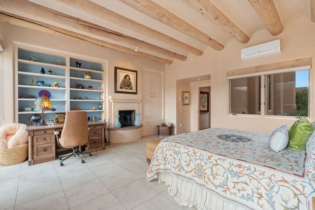 1085 Camino Manana, Santa Fe, NM 87501