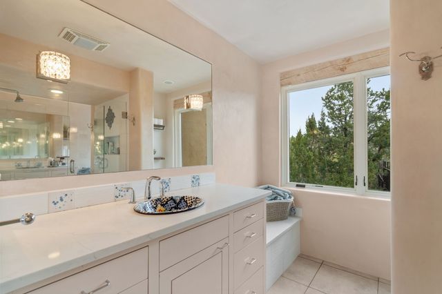1085 Camino Manana, Santa Fe, NM 87501