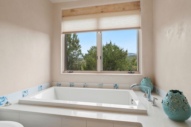 1085 Camino Manana, Santa Fe, NM 87501