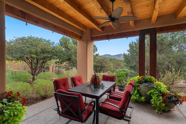 1085 Camino Manana, Santa Fe, NM 87501