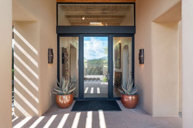 1085 Camino Manana, Santa Fe, NM 87501