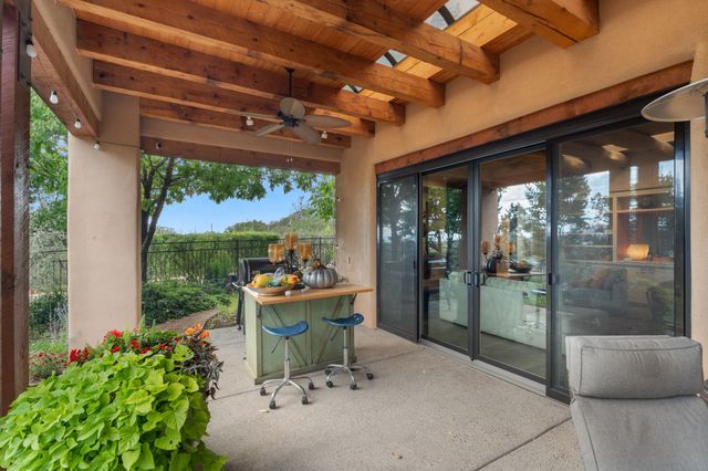 1085 Camino Manana, Santa Fe, NM 87501