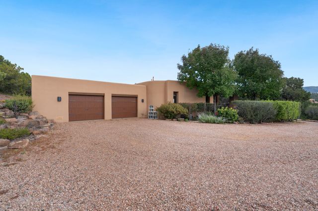 1085 Camino Manana, Santa Fe, NM 87501